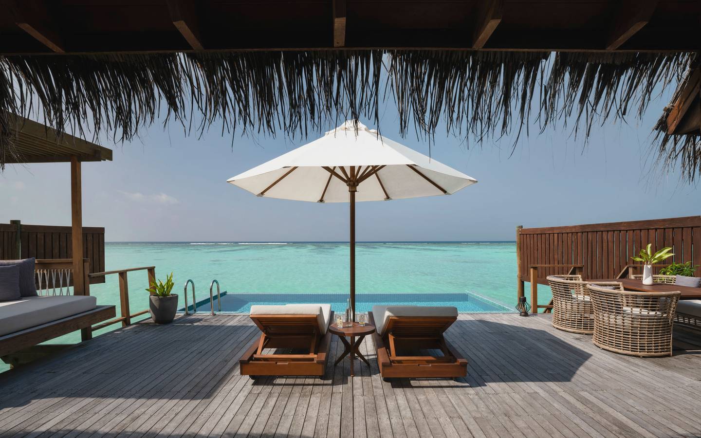 Conrad_Maldives_Premier_Water_Villa_With_Pool_Terrasse