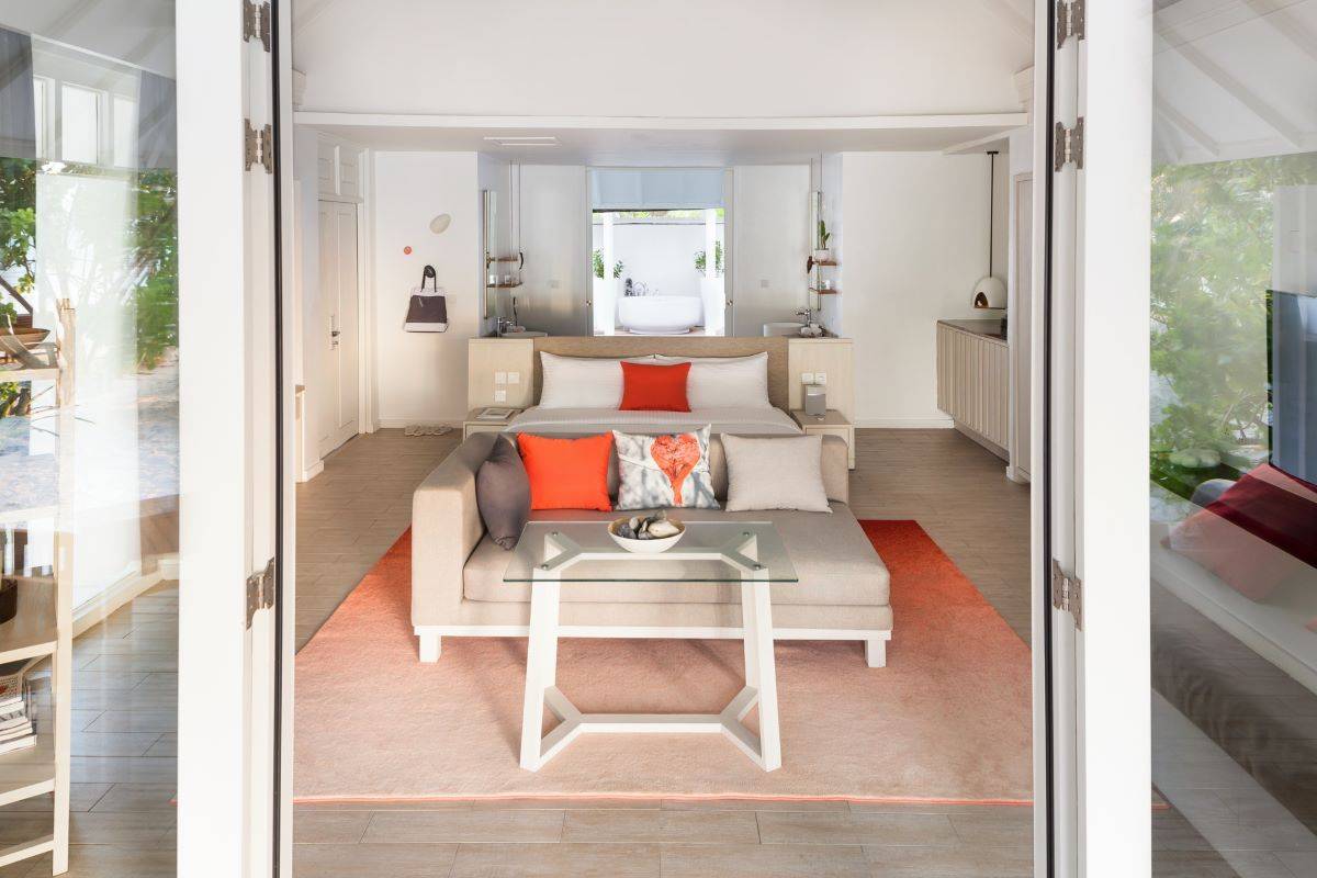 Lux* South Ari Atoll, Beach Pool Villa, Schlafbereich mit Aussicht