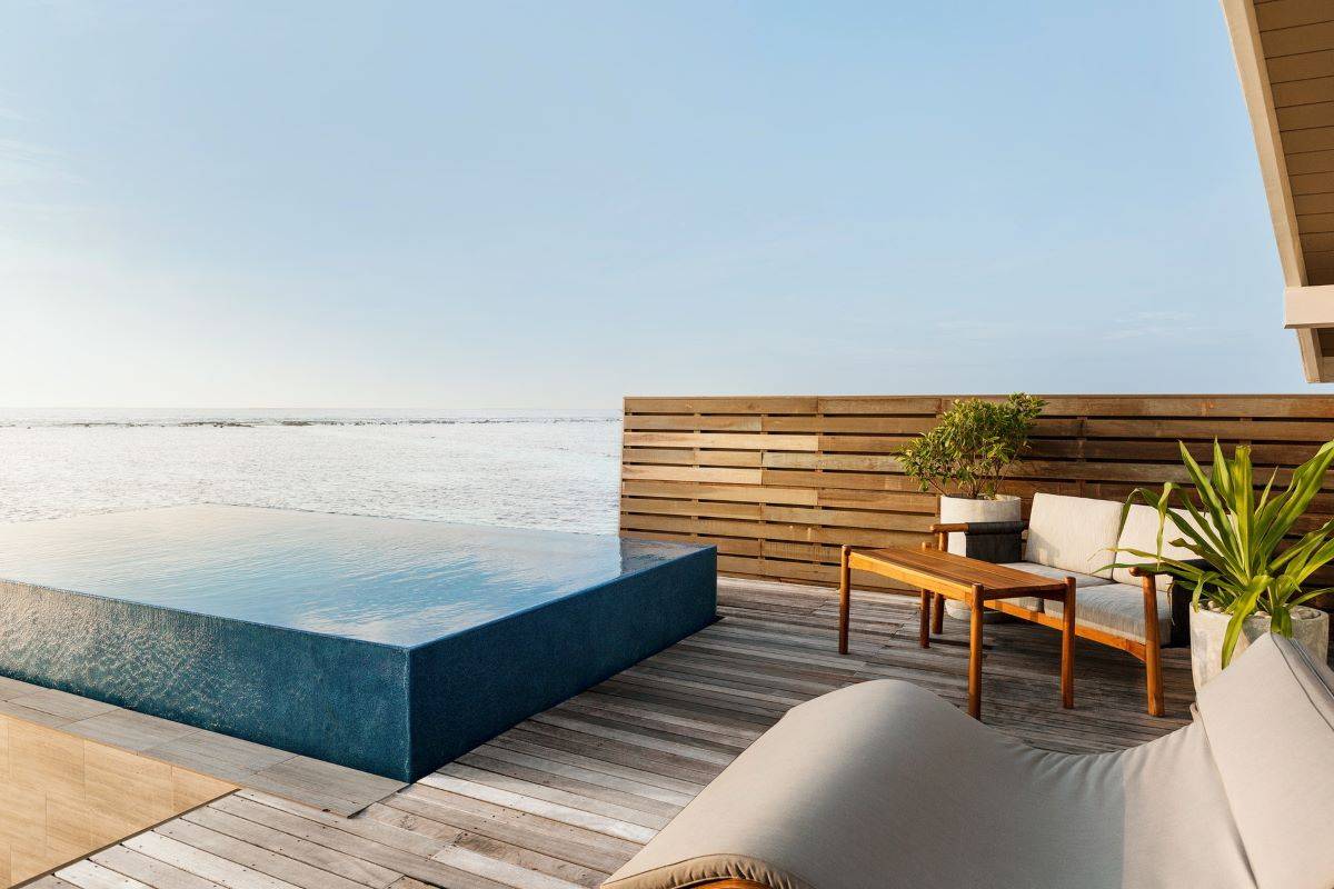 Lux* South Ari Atoll, Romantic Pool Water Villa, Terrasse