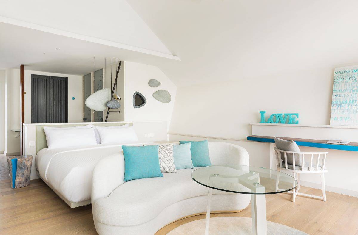 Lux* South Ari Atoll, Romantic Pool Water Villa, Schlafen und Wohnen