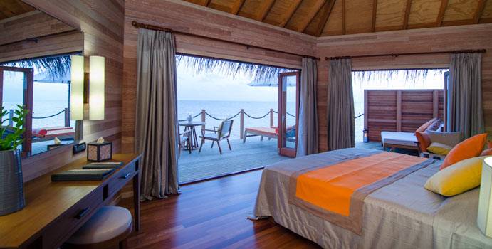 Schlafzimmer 1, 2-Bedroom Overwater Suite, Mirihi Island Resort