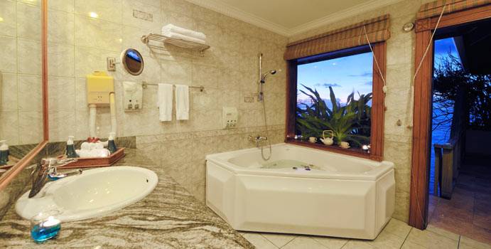 Bad, Presidential Suite, Sun Island Resort & SPA