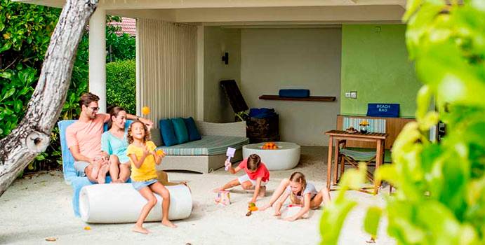 Terrasse, Family Beach House, Holiday Inn Resort Kandooma