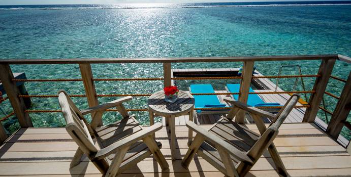 Terrasse, Overwater Villa, Holiday Inn Resort Kandooma