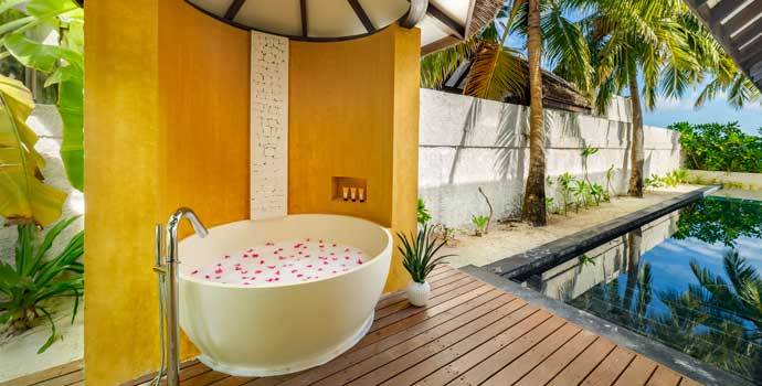 Badewanne, Sunrise Earth Pool Pavilion, OZEN Reserve Bolifushi