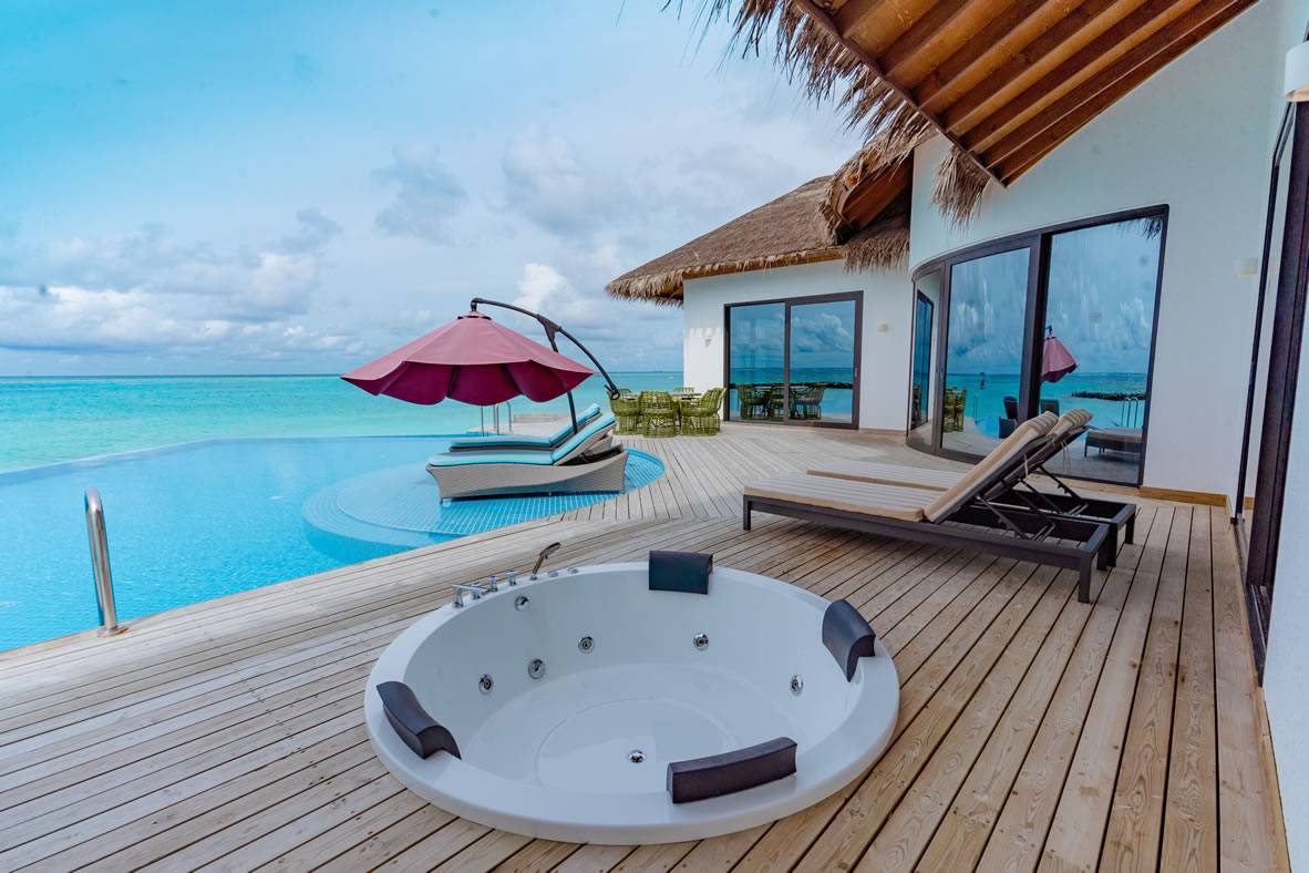 Nooe Maldives - Grand Solana Beach Villa - Jacuzzi