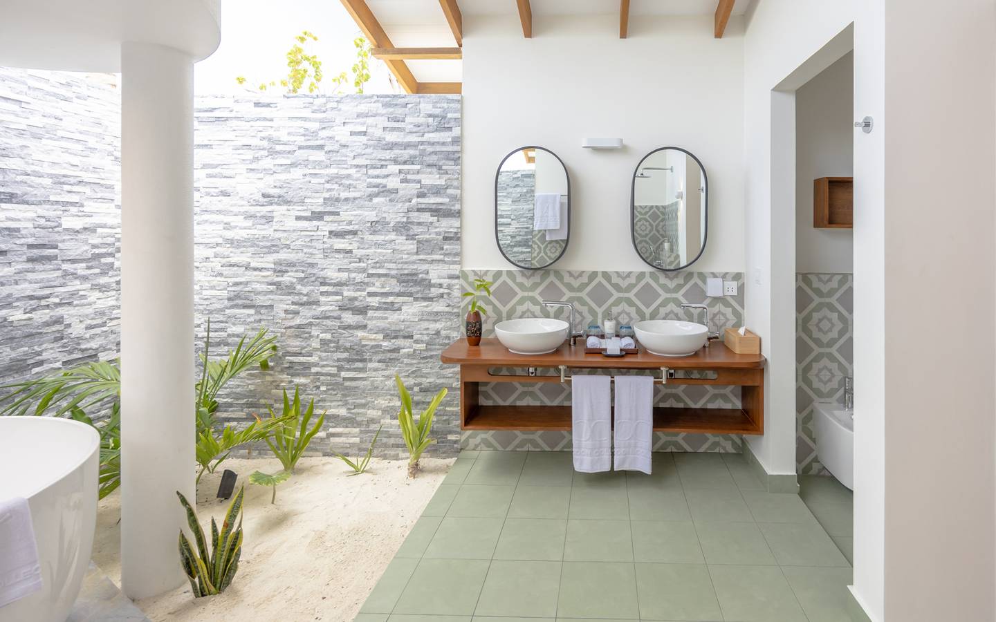 Beach Suite with Pool