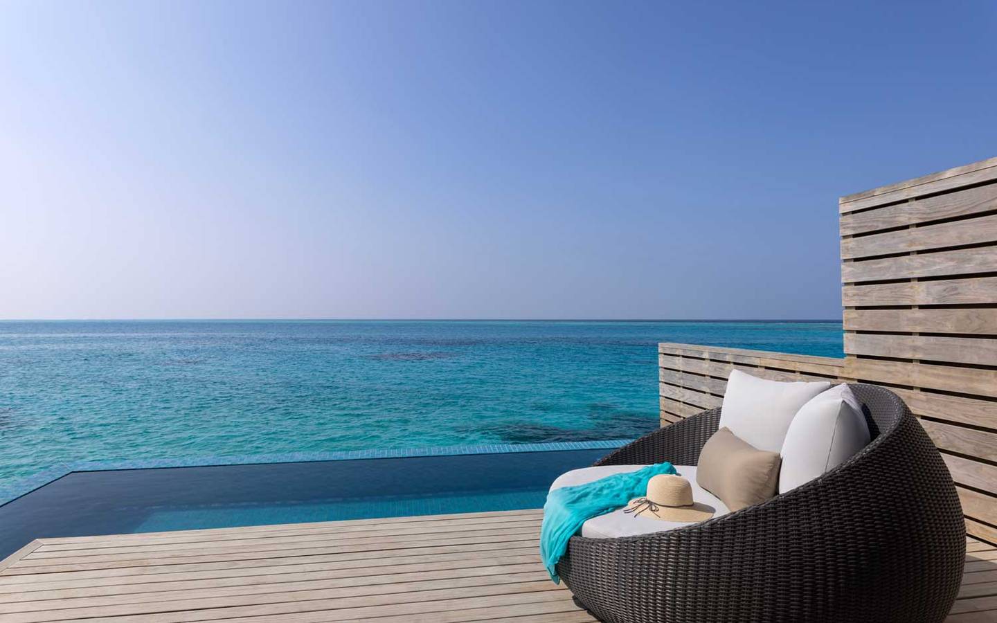 Avani Sunset Over Water Pool Villa, Terrasse