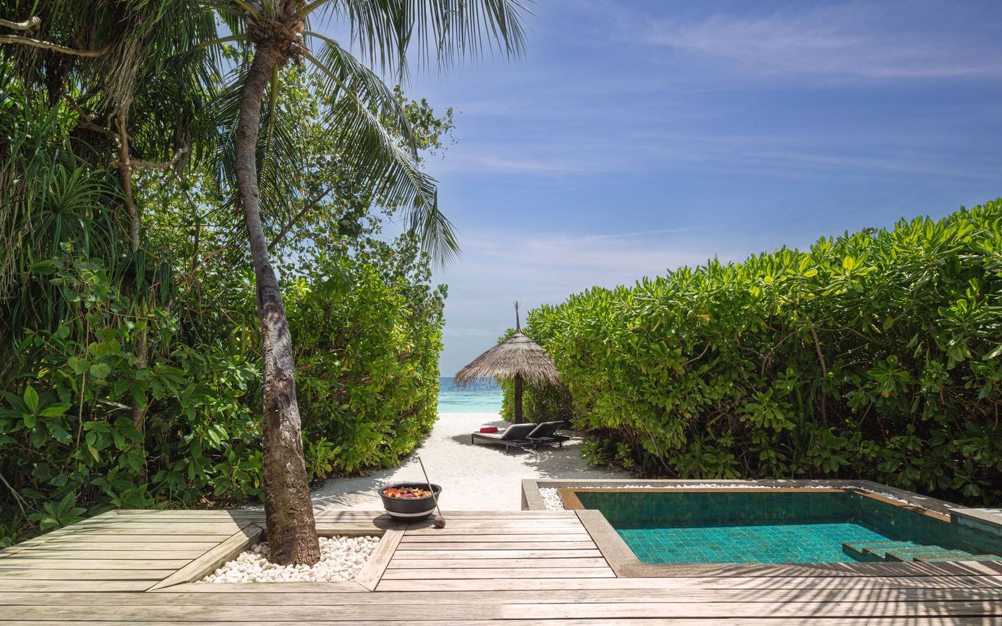 NH_Collection_Maldives_Havodda_Resort_Guest_Room_Sunrise_Beach_Pool_Villa_Terrace