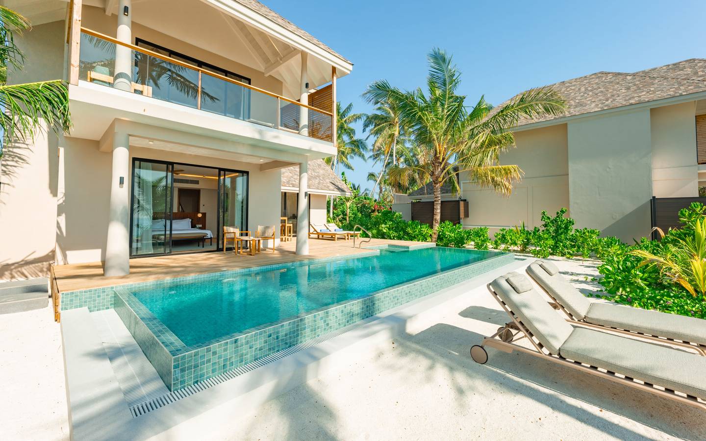 Ananea-Madivaru-Maldives-2-Bedroom-Beach-Pool-Villa-Außenansicht_4