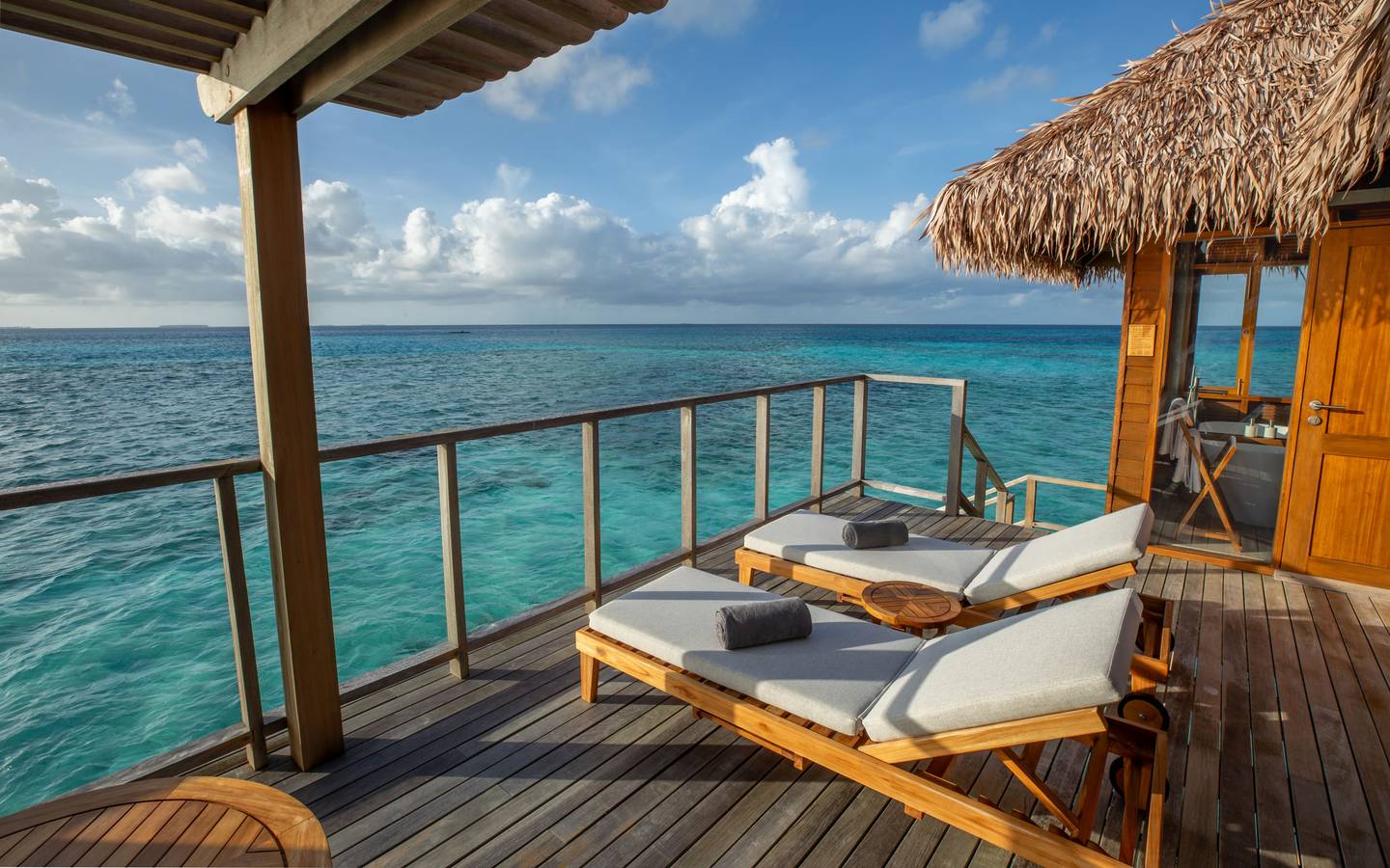 Barceló_Whale_Lagoon_Maldives_Sunset_Water_Villa_3