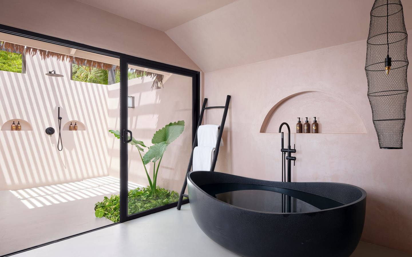 Villa_Haven_Beach_Pool_Villa_Bathroom