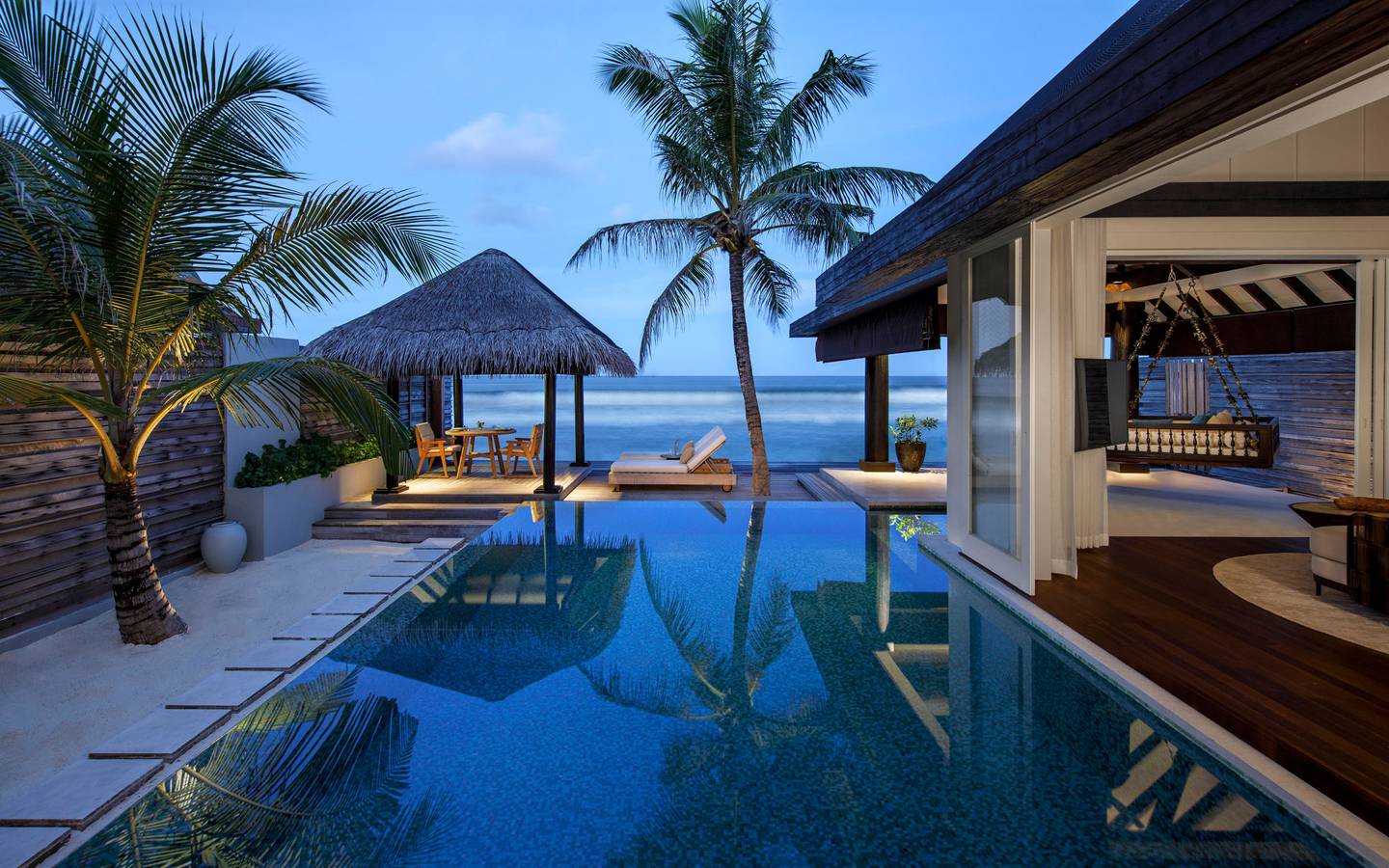 1_Naladhu Private Island_Maldives_Guest_Room_Ocean_House_with_Pool