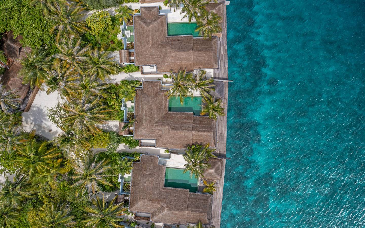 Naladhu_Private_Island_Maldives_Guest_Room_Ocean_House_with_Pool_Aerial