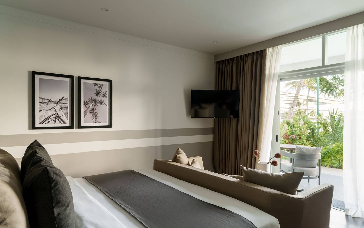 Sun_Siyam_Olhuveli_Malediven_Main_Island_Beach_Pavillon_schlafen_2