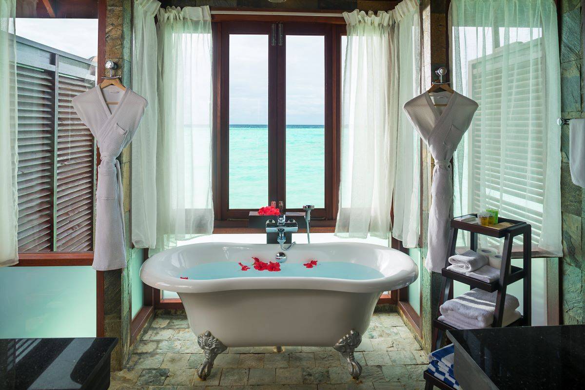 Sun Siyam Olhuveli, Malediven, Deluxe Room, Badewanne