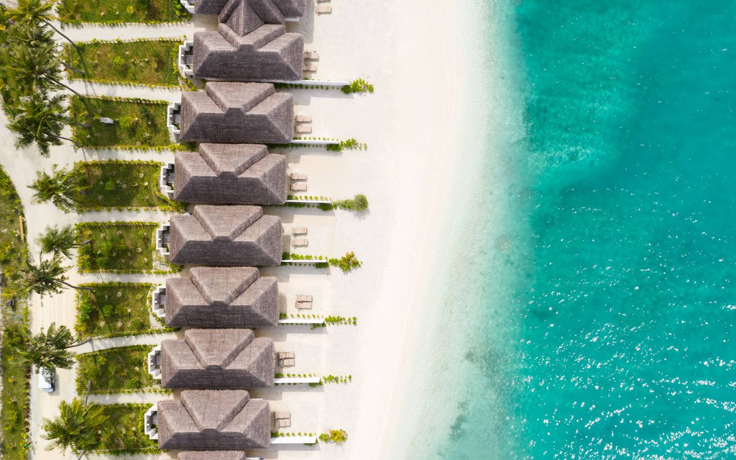 Sun_Siyam_Olhuveli_Malediven_Grand_Beach_Aerial_2