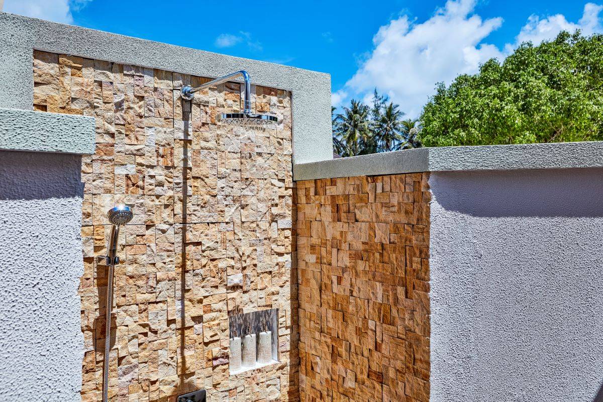 Sun Siyam Olhuveli, Malediven, Grand Beach Villa with Pool, Außendusche