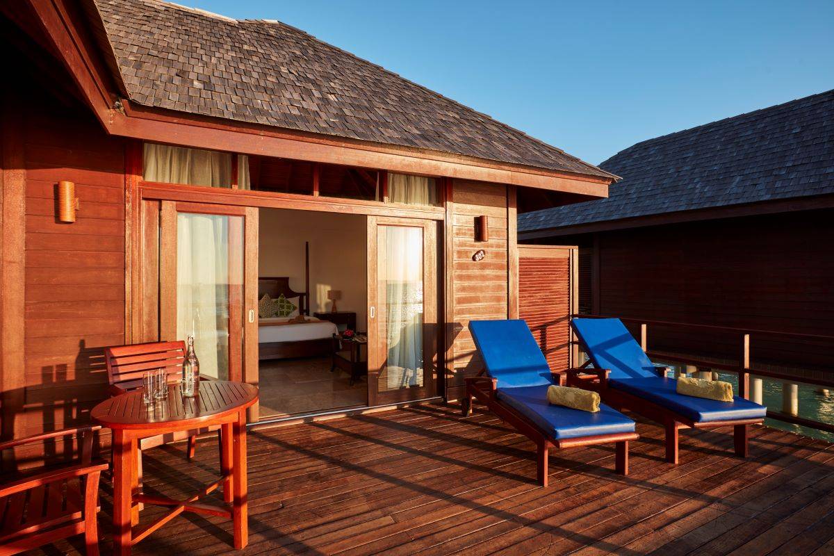 Sun Siyam Olhuveli, Malediven, Deluxe Water Villa, Sonnendeck