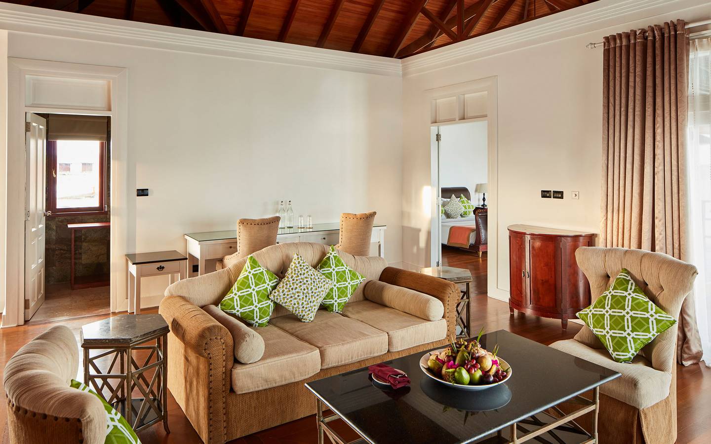 Sun_Siyam_Olhuveli_Main_Island_Presidental_Water_Suite_Living