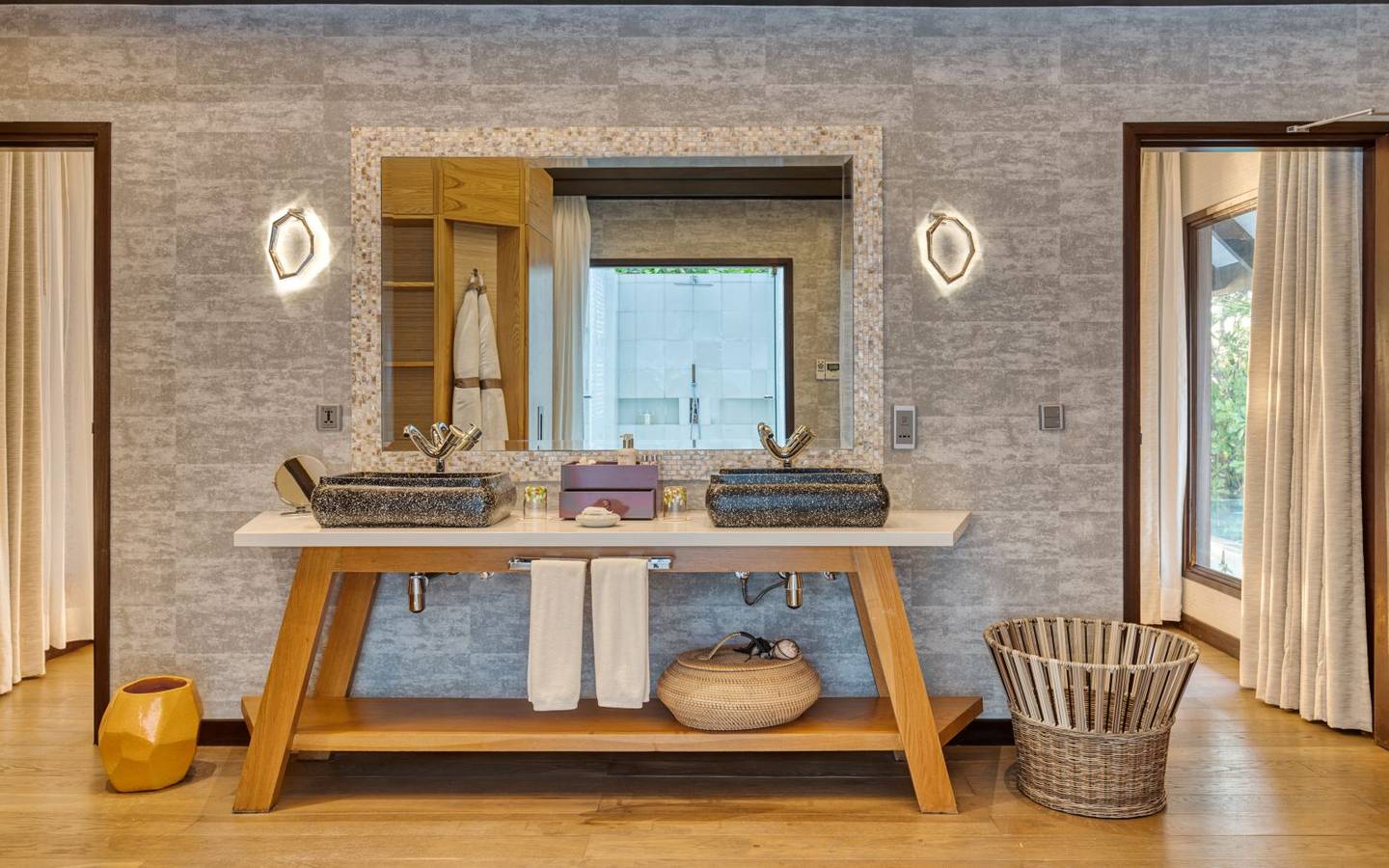 ozen-life-maadhoo-maldives-earth-villa-with-pool-bathroom-view