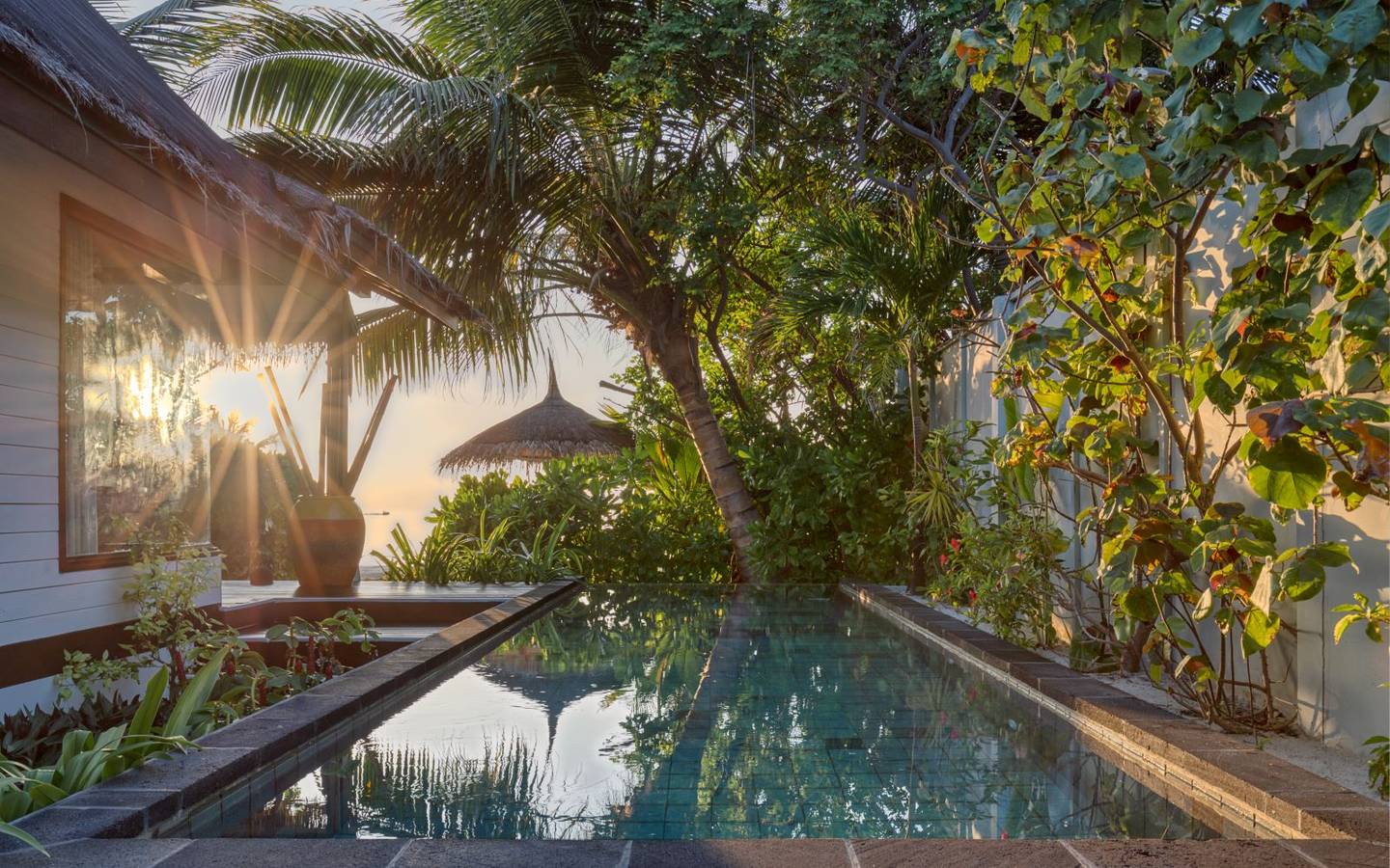 ozen-life-maadhoo-maldives-earth-villa-with-pool-sunset-pool