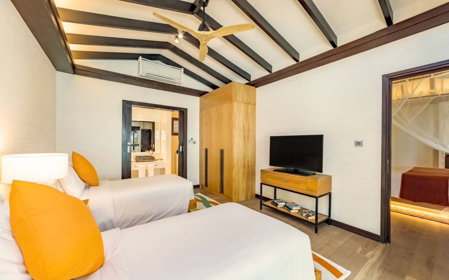 ozen-life-maadhoo-maldives-earth-pool-pavilion-twin-bedroom