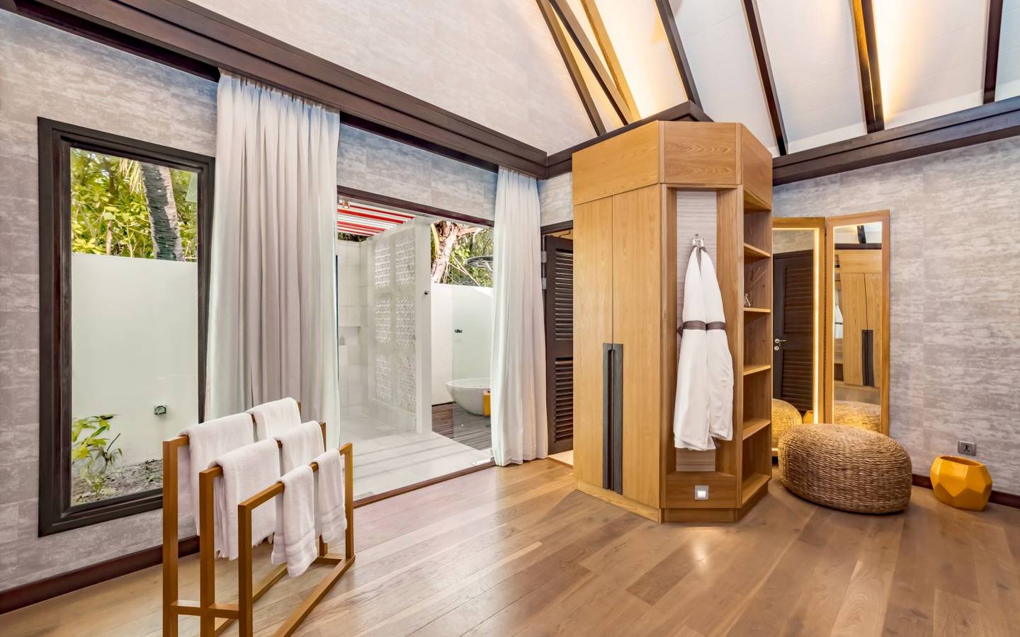 ozen-life-maadhoo-maldives-earth-pool-pavilion-bathroom