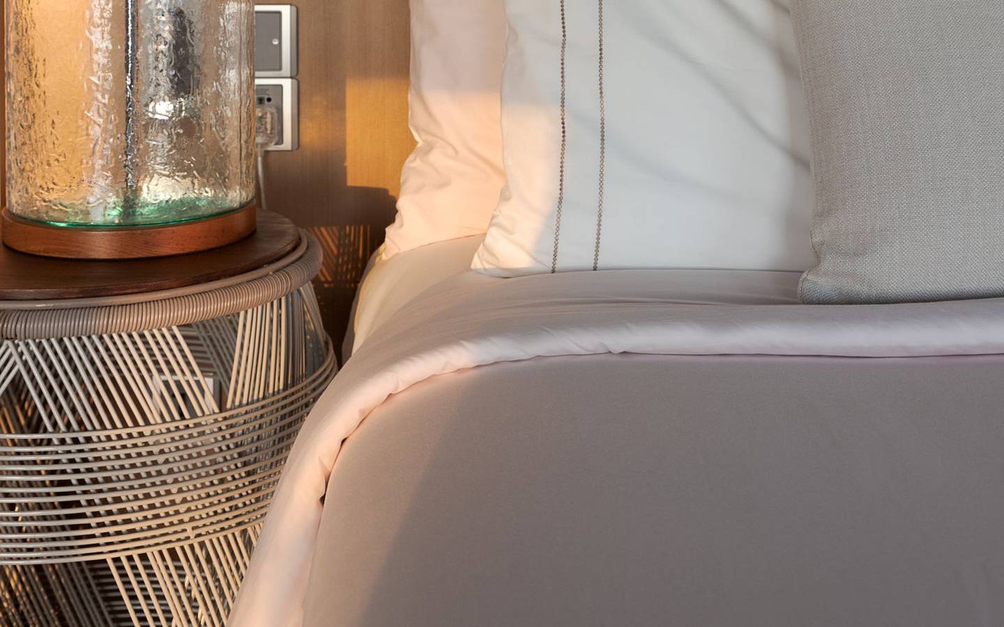 ozen-life-maadhoo-maldives-wind-villa-bedroom-2