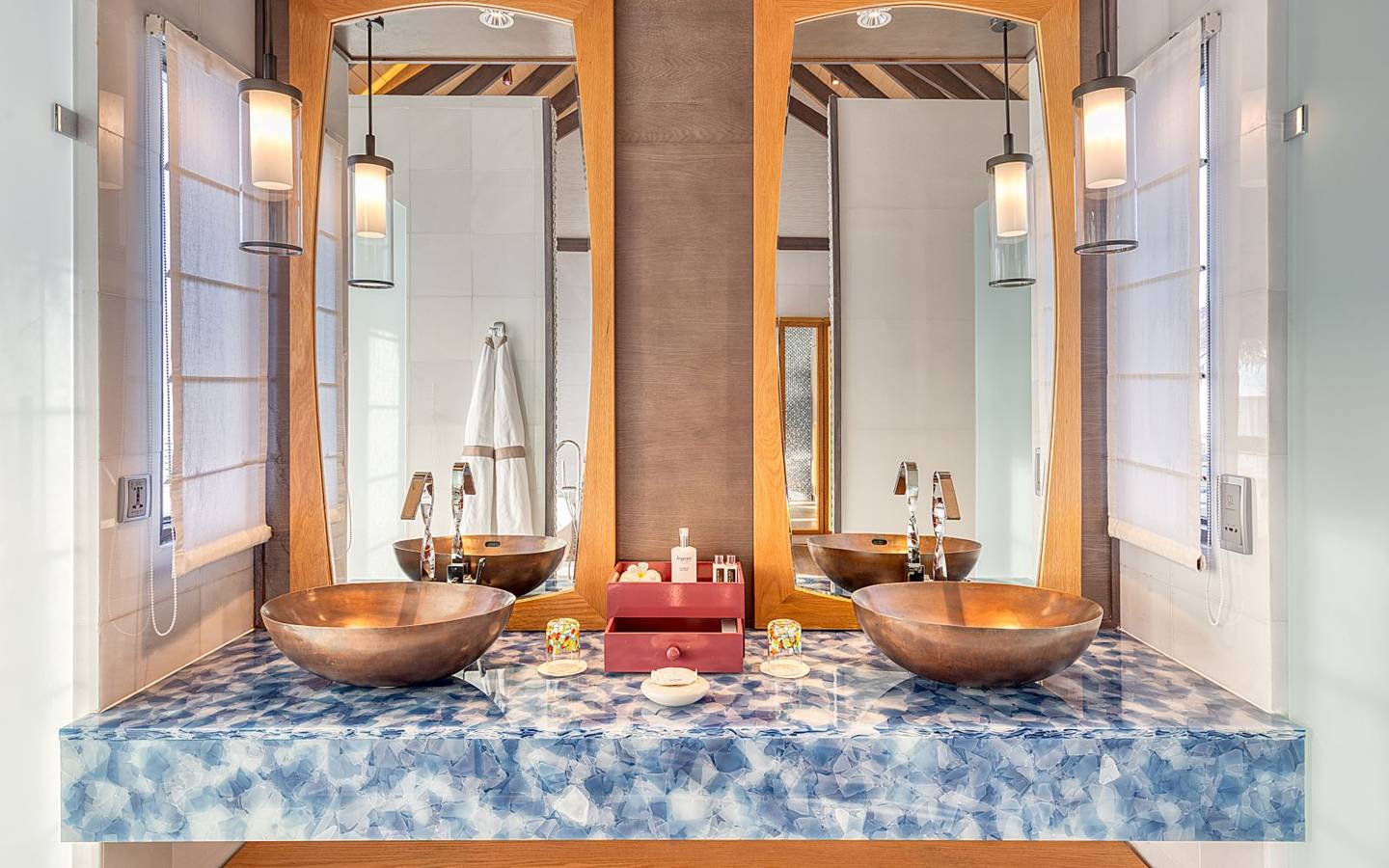 ozen-life-maadhoo-maldives-wind-villa-with-pool-bathroom