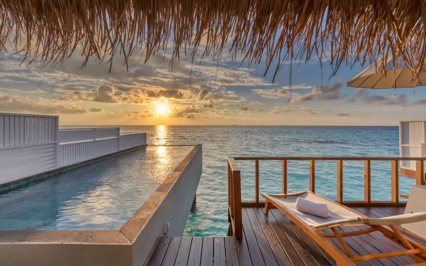 ozen-life-maadhoo-maldives-wind-villa-with-pool-sunset-pool