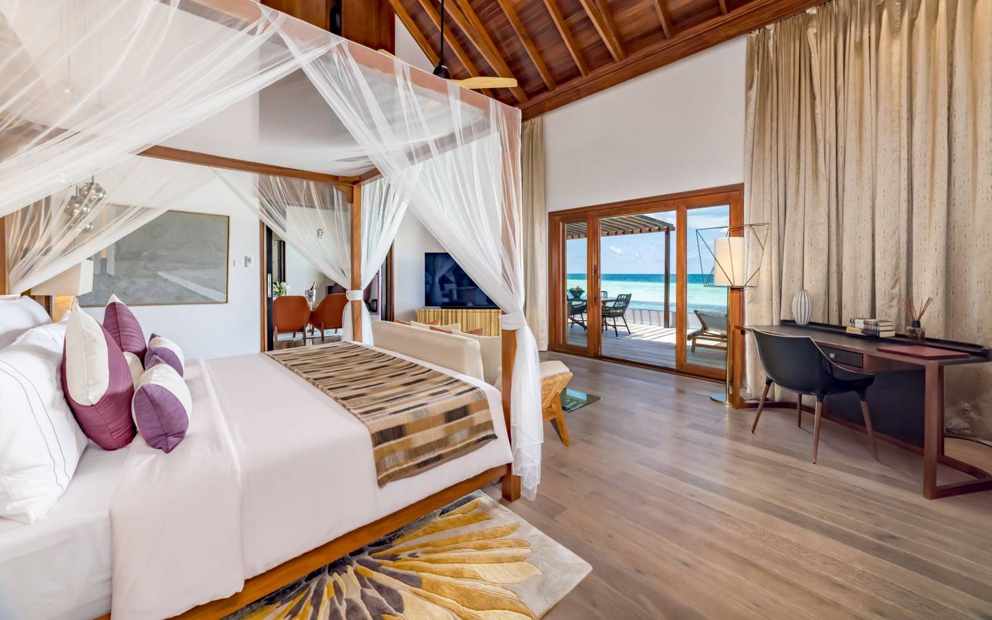 ozen-life-maadhoo-maldives-the-ozen-residence-bedroom-view
