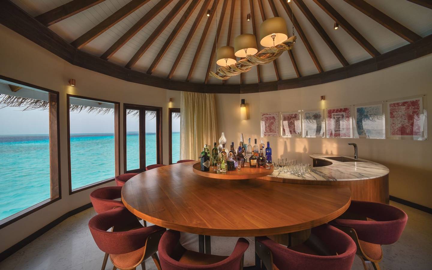 ozen-life-maadhoo-maldives-the-ozen-residence-private-bar