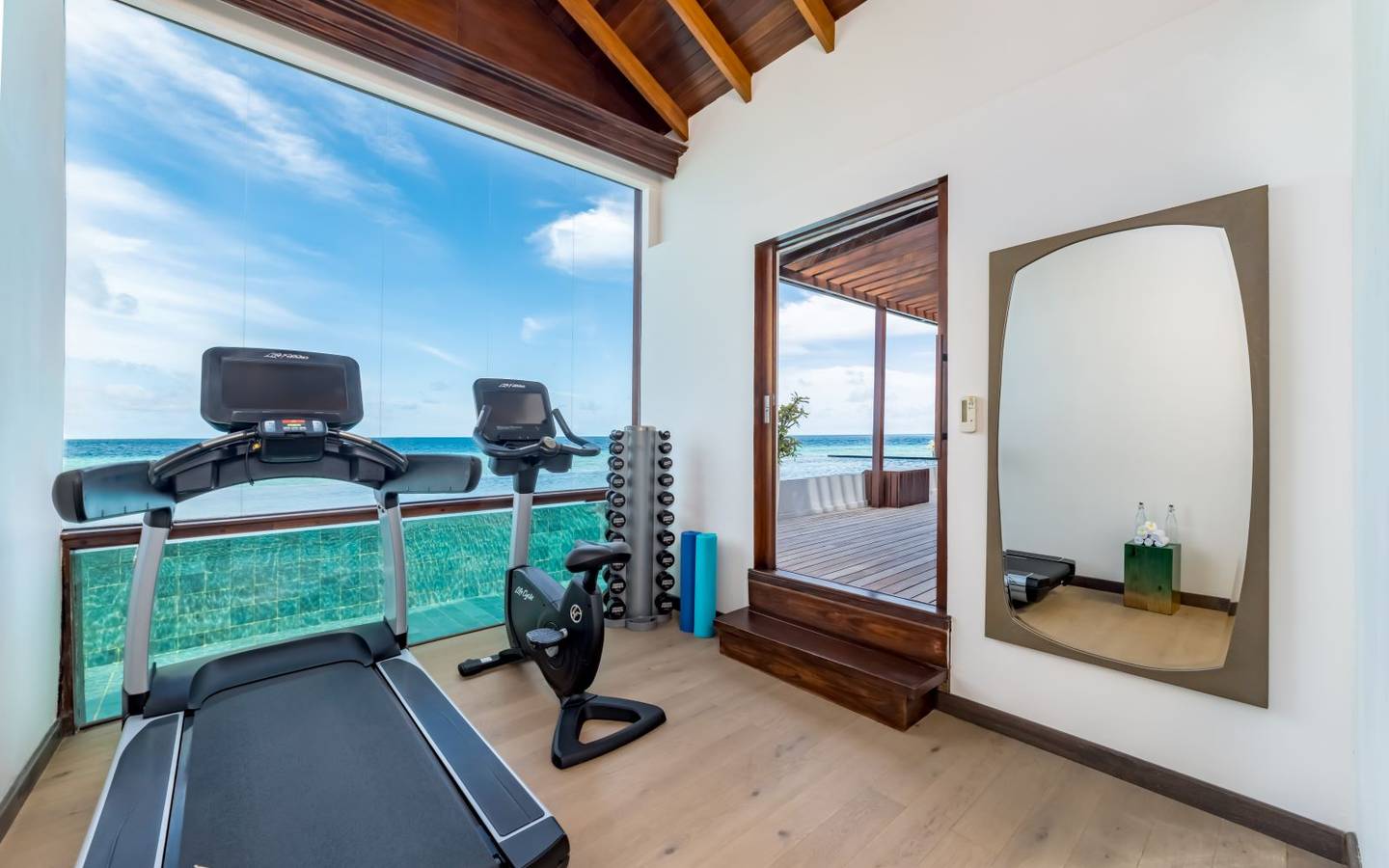 ozen-life-maadhoo-maldives-the-ozen-residence-gym