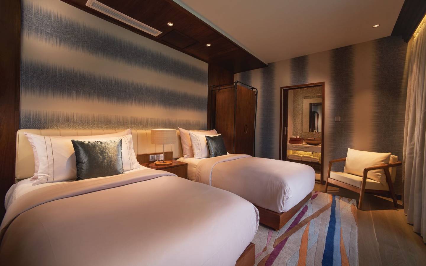 ozen-life-maadhoo-maldives-the-ozen-residence-twin-bedroom-2