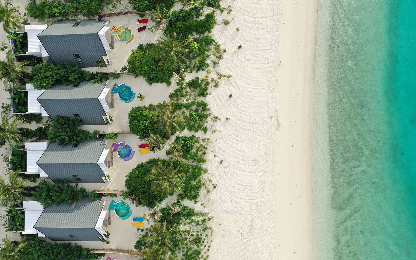 Oaga_Art_Resort_Haruge_Beach_Villa_Beach