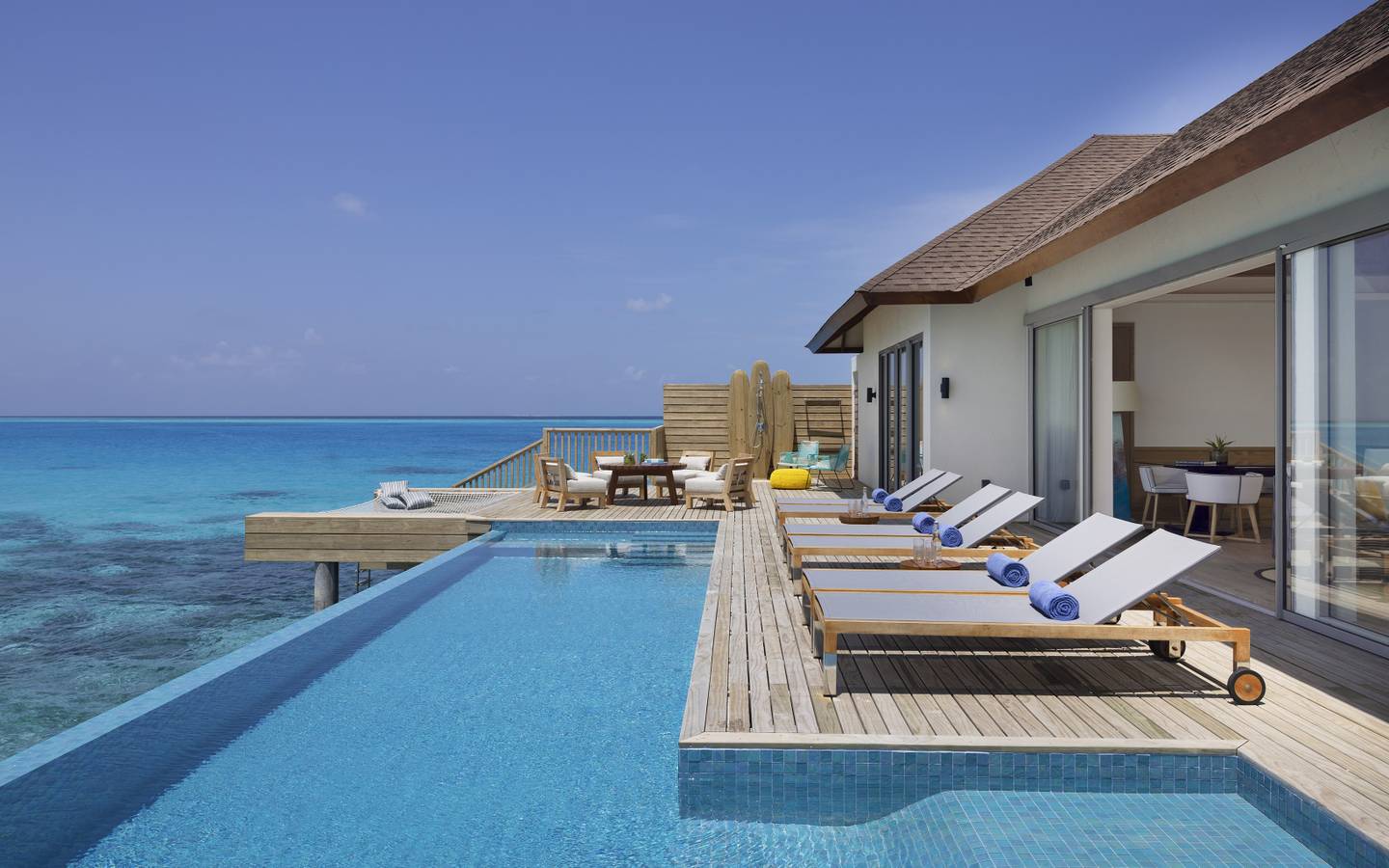 Avani Over Water Villa mit drei Schlafzimmern und Pool