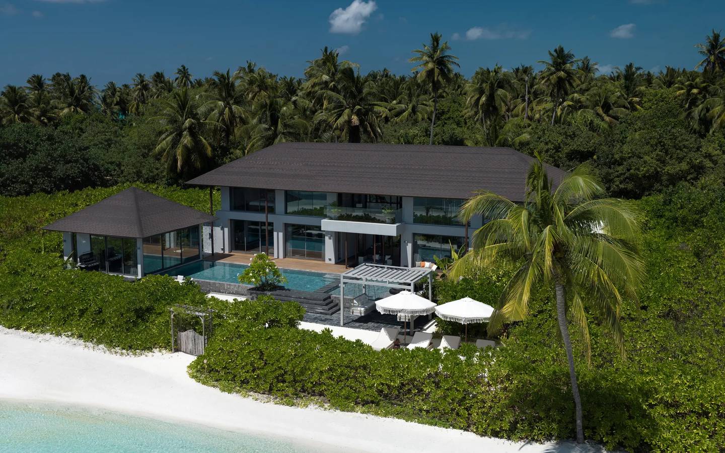 Madifushi_Private_Island_Maldives_Bella_Six_Villa_Aerial_4