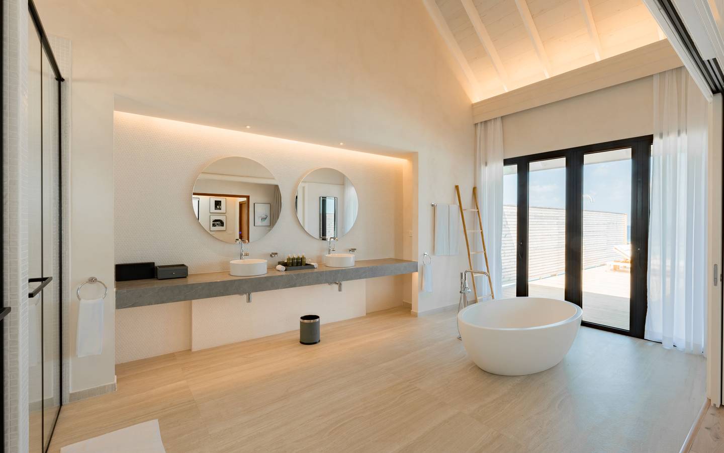 Ananea-Madivaru-Maldives-Water-Pool-Villa-Interior-4