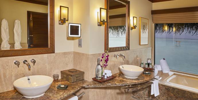 Badezimmer, Lagoon Villa, Taj Exotica Maldives Resort & SPA