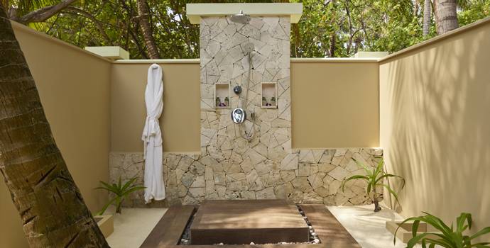 Aussendusche, Premium Villa with Pool, Taj Exotica Maldives Resort & SPA