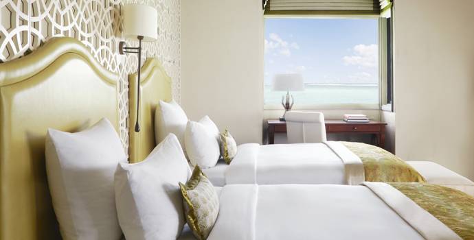 Schlafen Twinbett, The Rehendi Presidential Overwater Suite with Pool, Taj Exotica Maldives Resort & SPA