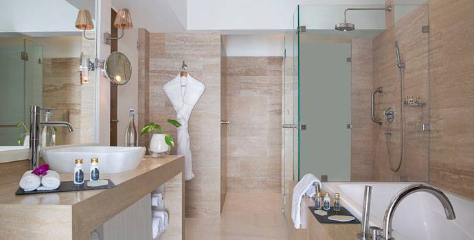 Badezimmer, Superior Beach Villa, Taj Coral Reef Resort & Spa