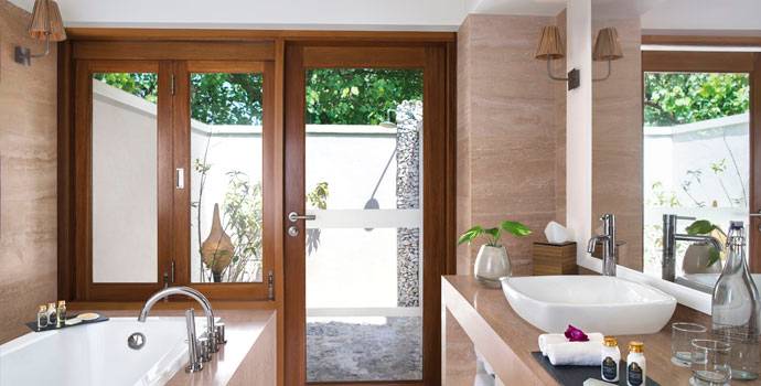 Badezimmer, Deluxe Beach Villa, Taj Coral Reef Resort & Spa