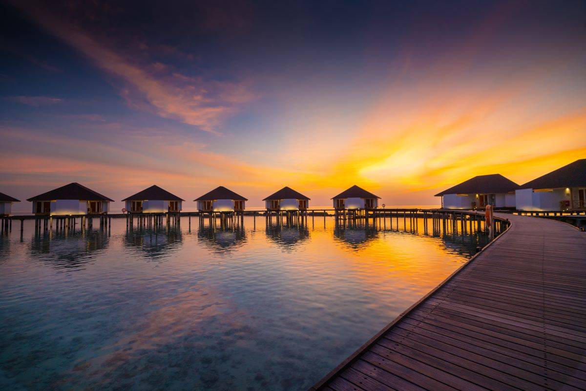 Ellaidhoo Maldives by Cinnamon, Water Bungalow, Bungalows auf Stelzen