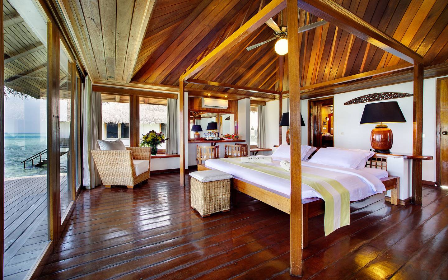 Gangehi_Island_Resort_Wasservilla_7