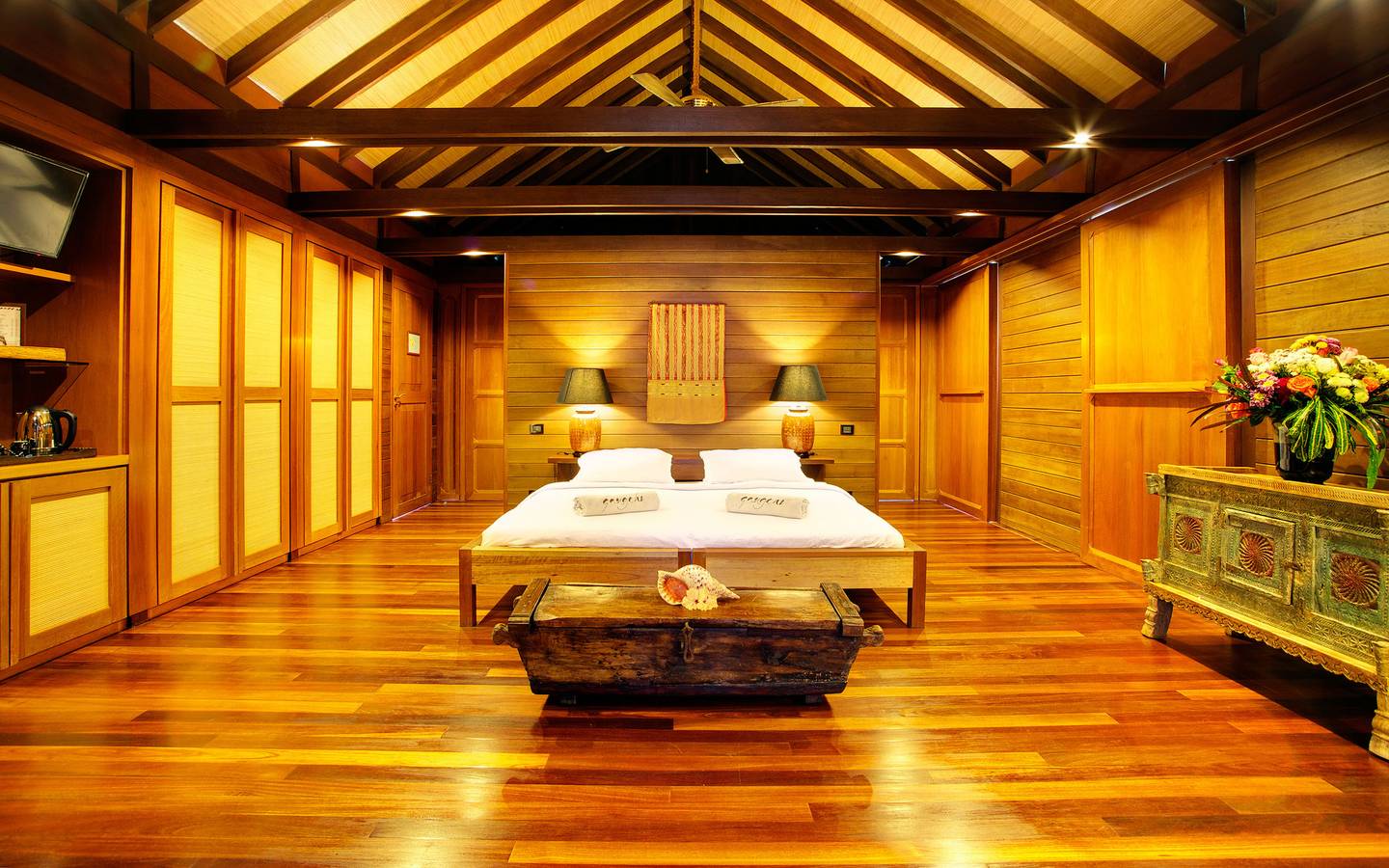 Gangehi_Island_Resort_Watervilla_Deluxe_6