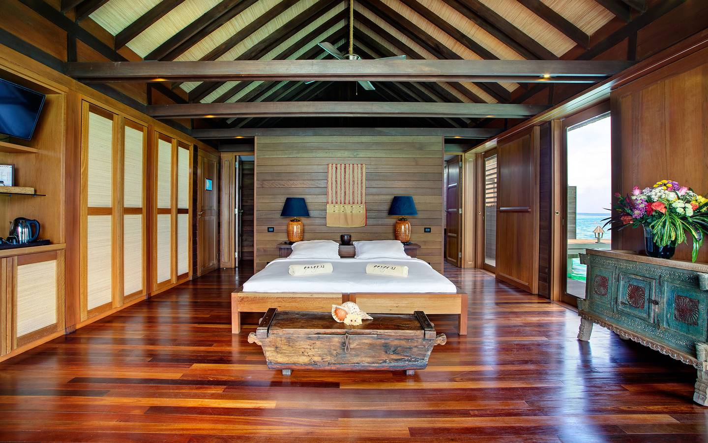 Gangehi_Island_Resort_Watervilla_Deluxe_7