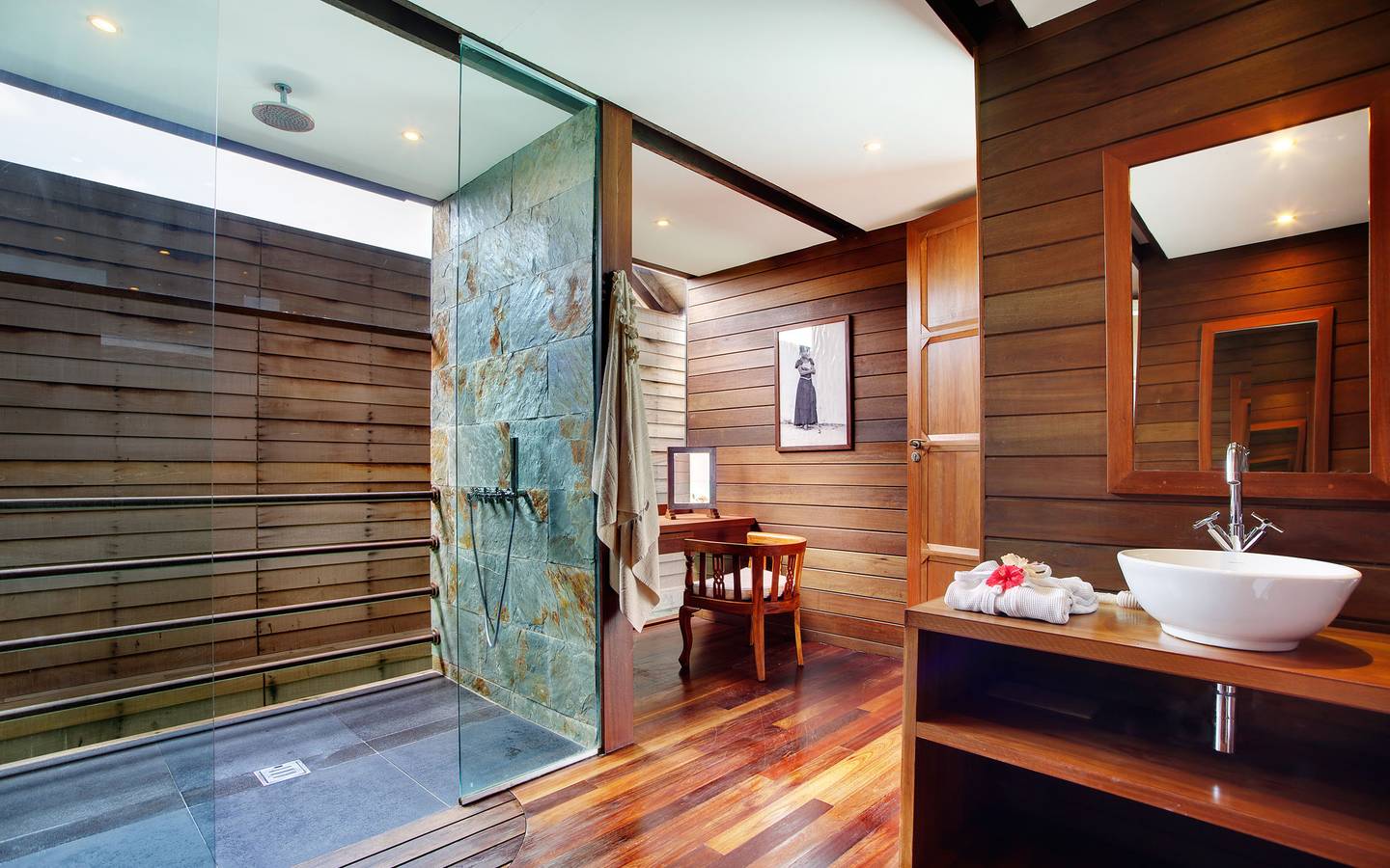 Gangehi_Island_Resort_Watervilla_Deluxe_3