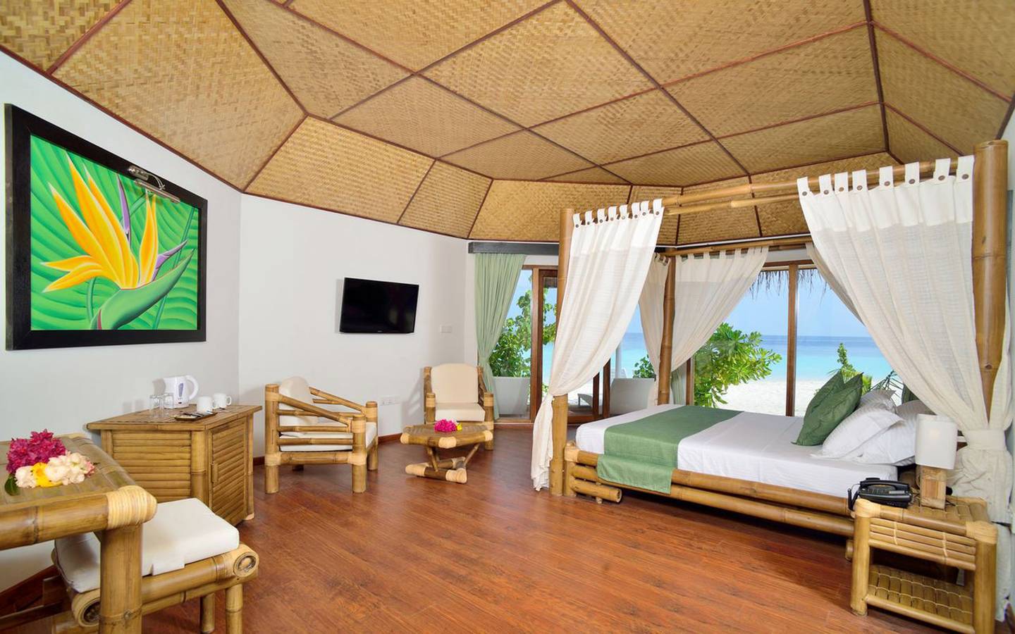 Safari_Island_Maldives_Beach_Bungalow_Living